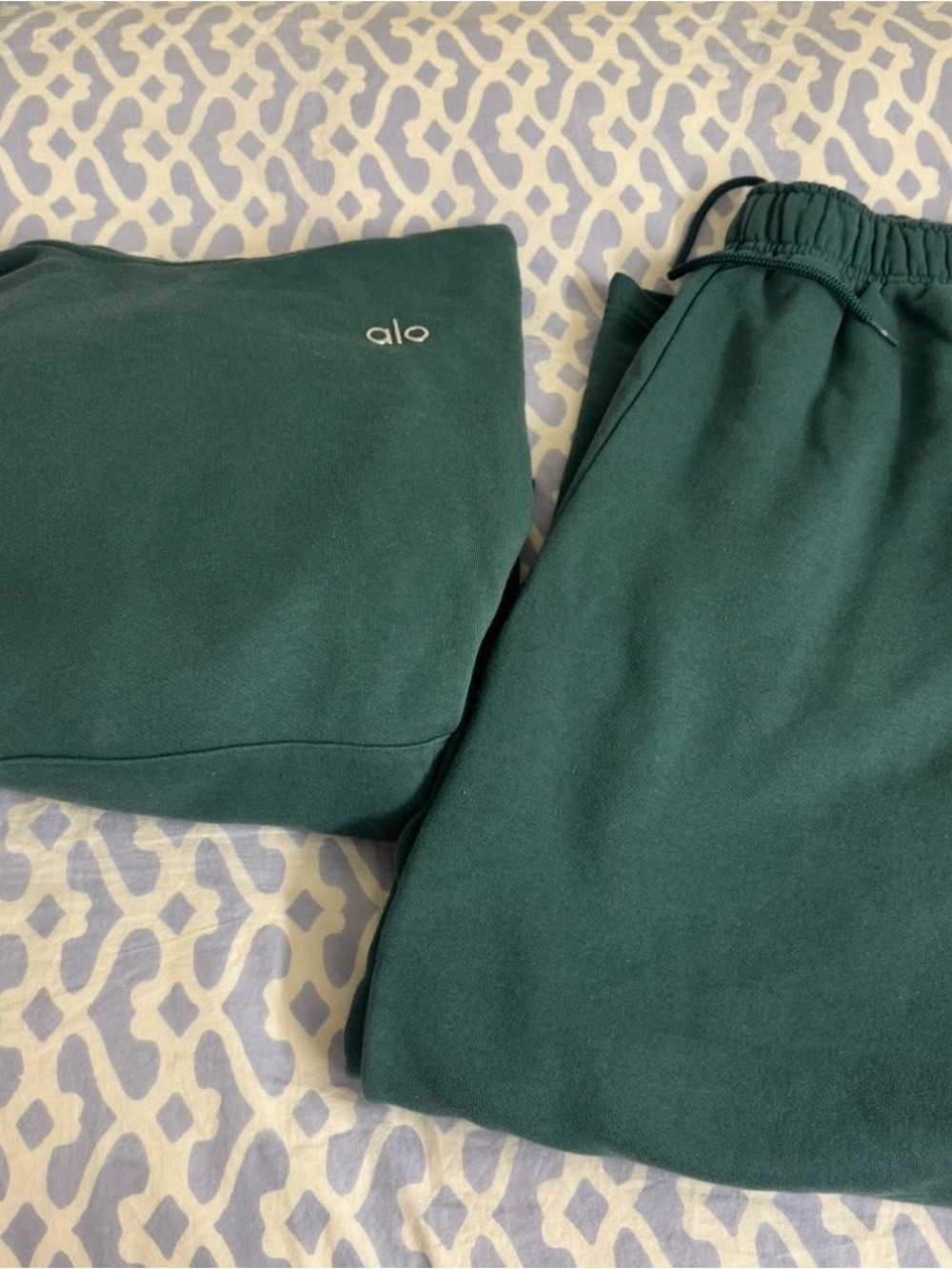 Alo Spruce Green Hoodie & Sweatpants Set